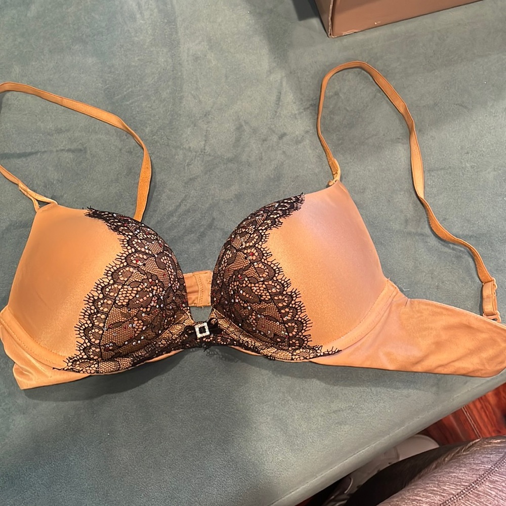 Victoria Secret Bombshell Bra